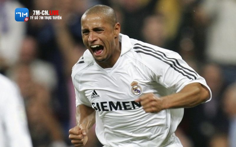 7m 3 Hậu vệ trái – Roberto Carlos